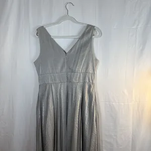 Midnight Velvet Silver Sleeveless MIDI Dress Preowned Size 12 thumbnail 11