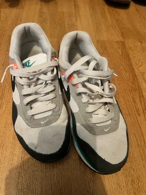 Nike Shoes thumbnail 1