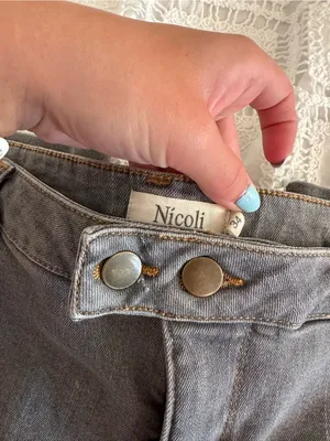 Nicoli Wide Leg Low-Rise Women's Jeans in Light Gray wash double button thumbnail 5