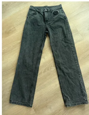 SHEIN Dark Gray Acid-Wash Straight-Leg Jeans Size M thumbnail 1