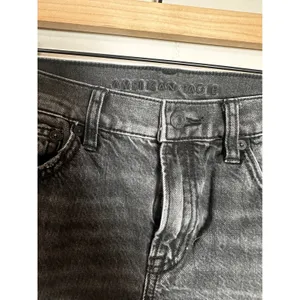 American Eagle‎ Strigid Mom Short Black Distressed Raw Hem Denim Shorts Size 00 thumbnail 2