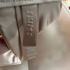 SKIMS nude bra size 40DDD thumbnail 5