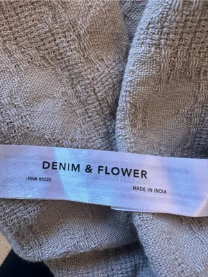 Denim & Flower Short-Sleeve Button-Down Shirt in Taupe Beige thumbnail 3