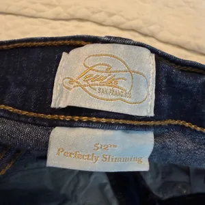 Levi’s 512 Perfectly Slimming Bermuda Length Denim Jean Shorts Size 10 thumbnail 5