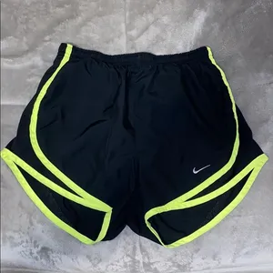 NIKE DRI-FIT SHORTS thumbnail 1