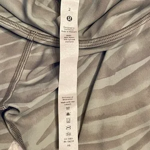 NWOT! Lululemon Athletica Align Short 8" Le Tigre Camo Green Fern Multi Size 2 thumbnail 7