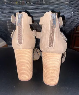 Heels thumbnail 3
