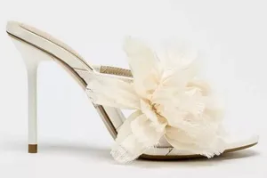 Zara Flower Sandals Limited Edition Heels 9 Ecru thumbnail 1