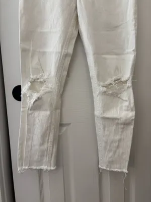 Abercrombie Ultra High-Rise Straight Jeans Ankle thumbnail 4