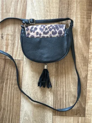 Claire's Leopard Print Crossbody Saddle Bag - Black and Taupe thumbnail 6