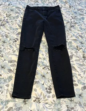 America Eagle Next Level Stretch Black Distressed Jeans Size 2 thumbnail 14