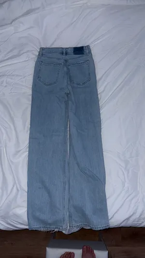 Abercrombie High-Rise Jeans 90s Relaxed thumbnail 4