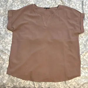 Staccato Top tan flowy thumbnail 1