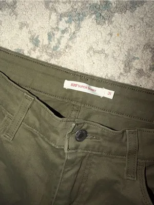 Levi’s 535 Super Skinny Olive Distressed Jeans Women’s Size 31 NWOT thumbnail 3