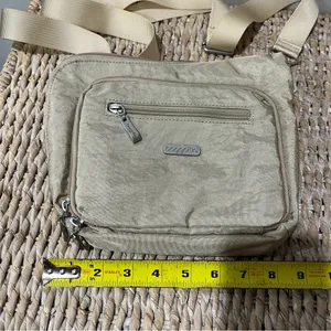 Baggallini Organizer‎ Bag Crossbody Messenger Multi Pockets Beige Designer EUC thumbnail 8