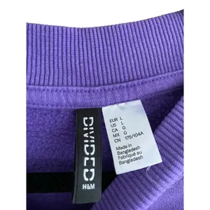 H&M Alaska Graphic Purple Pullover Size Large thumbnail 4