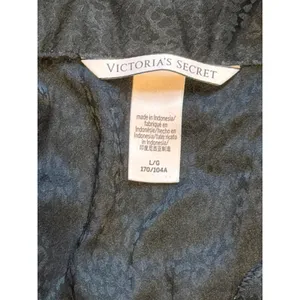 Victoria’s Secret 2 Piece Pajama Short Set. Black with Pink Piping. Size Large thumbnail 4