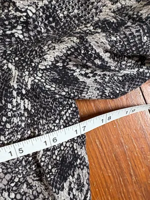 Banana Republic‎ Womens Black & Gray Snake Print Bomber Jacket XS thumbnail 4