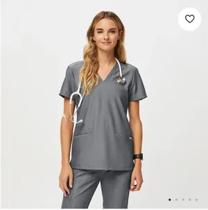 FIGS Casma Three Pocket Scrub Top  thumbnail 3