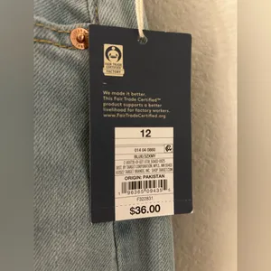 Universal Threads NWT Mid-Rise Boyfriend Jeans Size 12 thumbnail 7