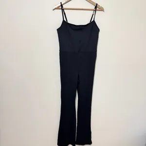 Quince Ultra-Form Kick Flare Jumpsuit Size Large black thumbnail 2