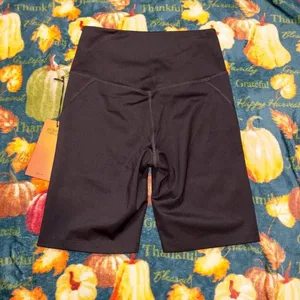 GIRLFRIEND COLLECTIVE Paloma Racerback Bra + High-Rise Bike Shorts Set — Black thumbnail 6