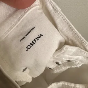 7 for All Mankind Josefina Boyfriend Jean Size 28 Broken Twill White New thumbnail 8