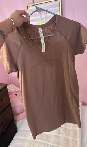 Lululemon Shirt Tech Swiftly Short Sleeve thumbnail 1