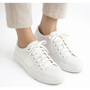 Club Monaco Jowenna White Low Top Sneaker Women's Size‎ 9 Leather Classic thumbnail 1