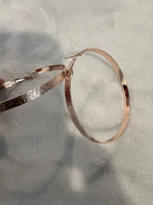 Elegant Gold Hoop Earrings thumbnail 2