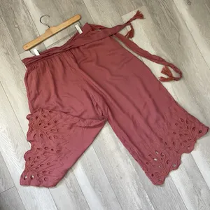Anthropologie Bohemian Pants high rise crop pull on eyelet womens Pink (medium) thumbnail 1