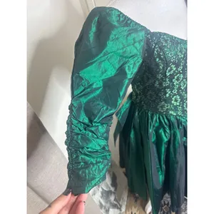 VTG 80s Emerald Green Taffeta & Black Lace Prom Dress Puff Sleeve Whimsigoth thumbnail 6