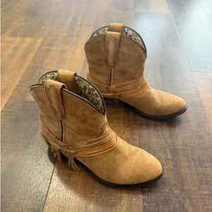 Laredo Western Ankle Boots Tan Suede Leather Size 8M Fringe Strap Cowboy Booties thumbnail 8