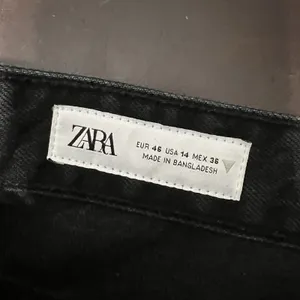 Zara High Rise Waisted Wide Leg‎ Raw Hem Black Denim Jeans Women's Size 14 thumbnail 10