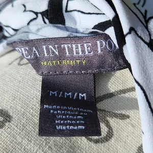 A Pea In The Pod sleeveless Maternity blouse‎ black white floral Medium thumbnail 4