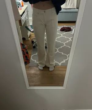 Low Rise Jeans thumbnail 5