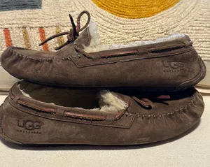 UGG Slippers thumbnail 1