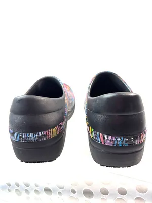 CROCS Triple Comfort 7 Women's Multicolor Circular Artistic Pattern Slip-On Clog thumbnail 5