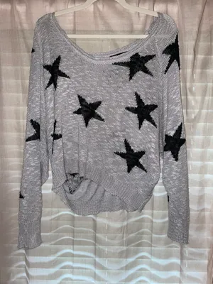 Boutique Cropped Star Sweater thumbnail 1
