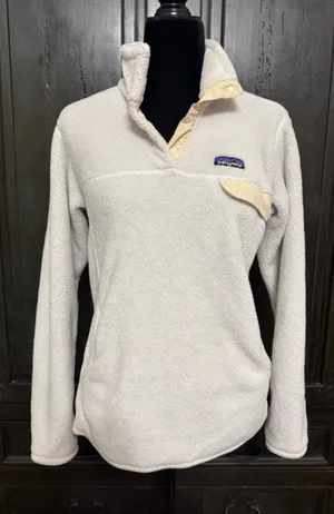 Patagonia Oatmeal Pullover Snap Fleece - size Large. ***refer to measurements for size. Gently Warn and excellent condition. Measurements approximately from armpit to armpit 19.5” not fully stretched out x 25” long. Non-smoking home. Priced at as is condition. Don’t like my price make a reasonable offer! And thank you for checking my closet! thumbnail 1
