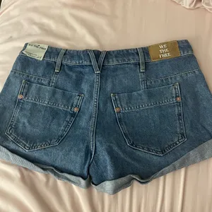 NWT Free People Beginner's Luck Slouchy Roll Cuff Denim Shorts. Size 28 thumbnail 8