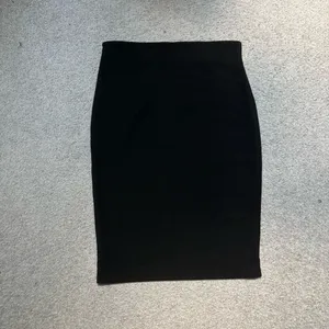 SHEIN Black Bodycon Mini Skirt with Button Accents thumbnail 5