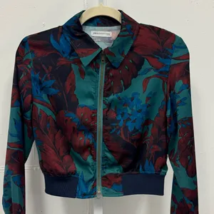 NWT Urban Outfitters Floral Leaf Print Floral Zip Up‎ Satin Cropped Bomber XS thumbnail 4
