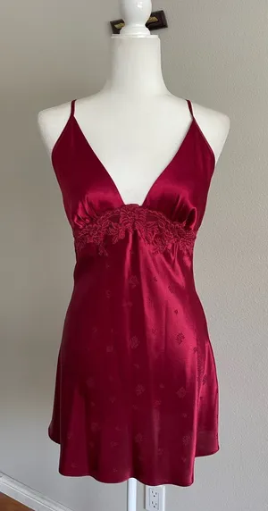 Jones New York Deep Wine Satin Lace-Trim Chemise thumbnail 1