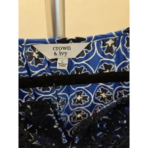 Crown & Ivy Large Blue Geometric Boho Peasant Top Lace Trim Tunic Womens L thumbnail 2