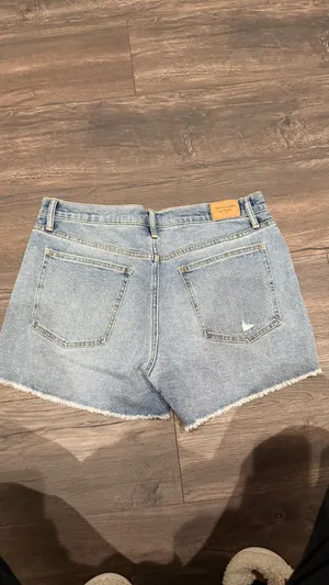 Abercrombie Shorts Mid-Rise Boyfriend thumbnail 3