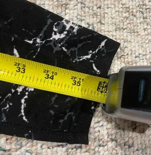 Pop fit black, white marble leggings with pockets S thumbnail 8