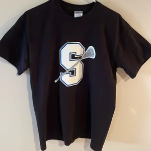 Gildan women’s medium lacrosse T-shirt thumbnail 1