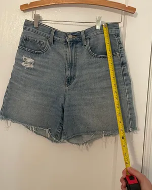 Uniqlo denim shorts 100% cotton thumbnail 1