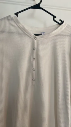 Old Navy Size Large Shirt thumbnail 3